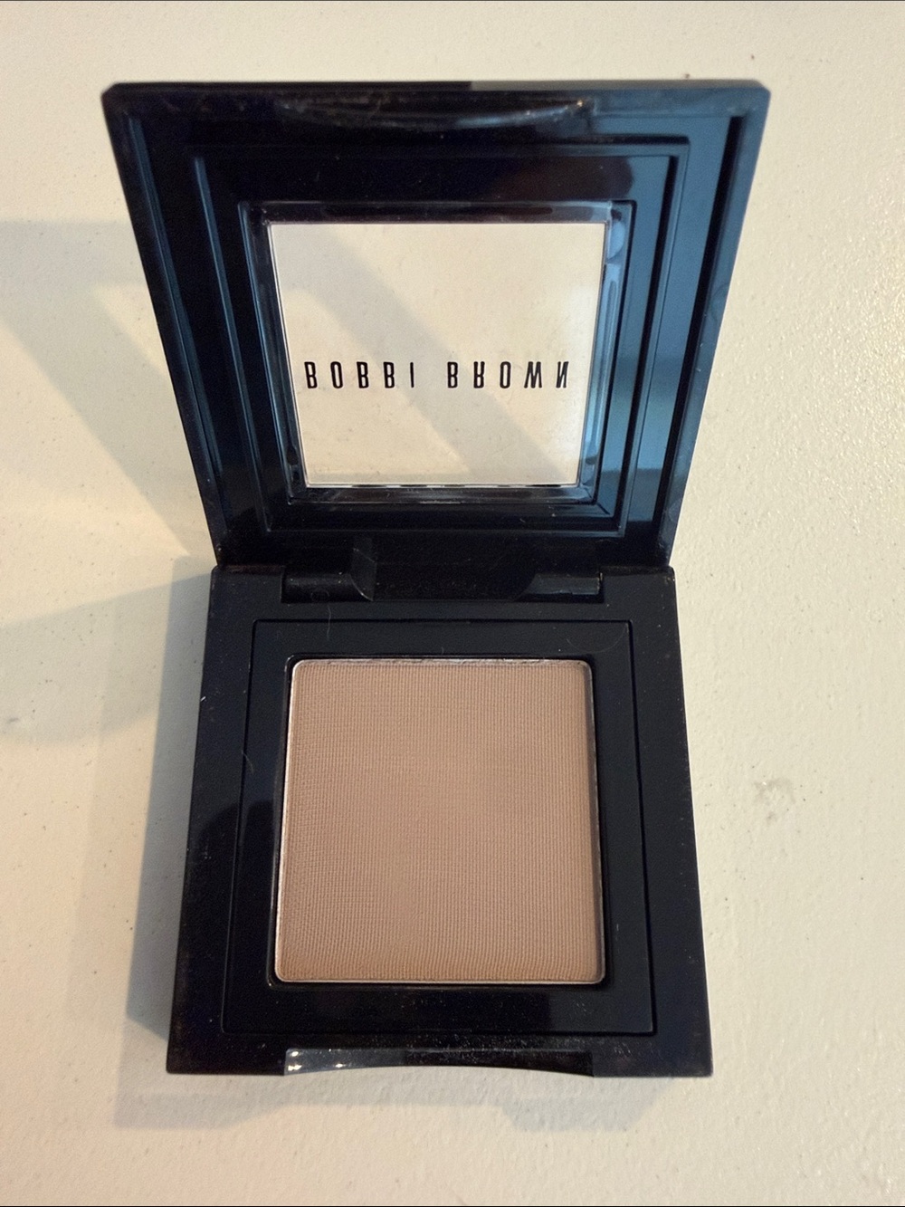 NEW DISCONTINUED Bobbi Brown Eyeshadow - CEMENT 29 - Picture 2 of 3
